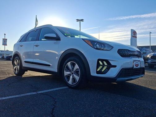 2022 Kia Niro LX