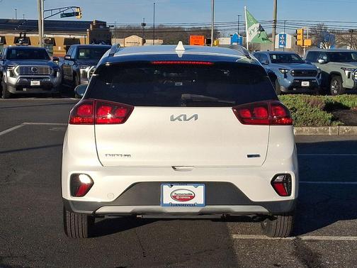 2022 Kia Niro LX