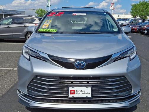 2022 Toyota Sienna Limited 7-Passenger