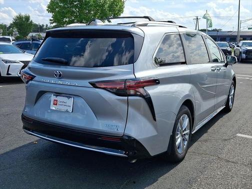 2022 Toyota Sienna Limited 7-Passenger