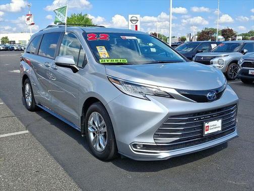 2022 Toyota Sienna Limited 7-Passenger