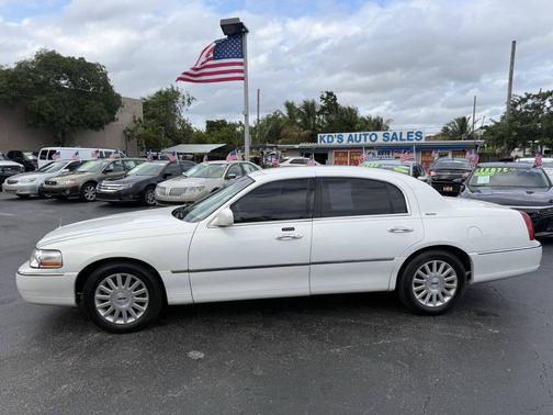2003 Lincoln Town Car Signature