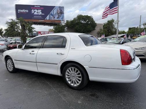 2003 Lincoln Town Car Signature