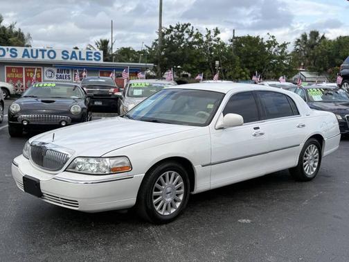2003 Lincoln Town Car Signature