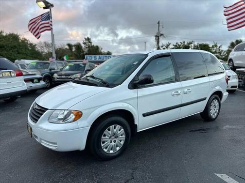 2006 Chrysler Town & Country Base