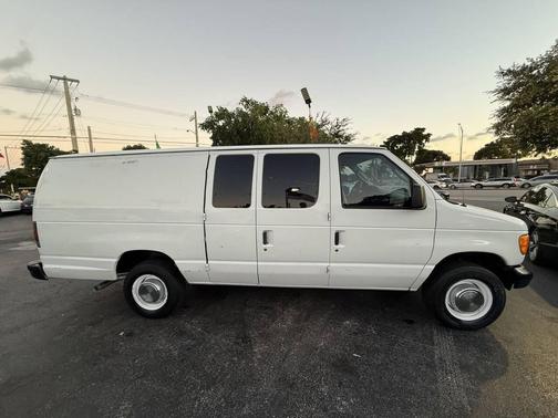 2005 Ford E250 Cargo