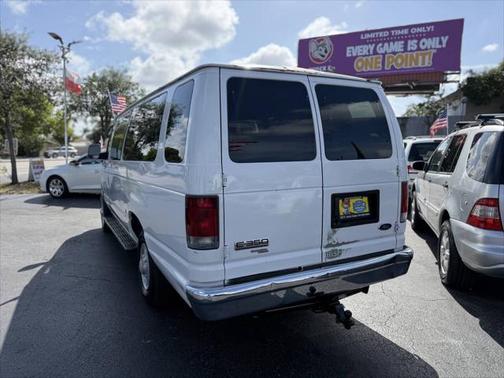 2006 Ford E350 Super Duty XL Wagon