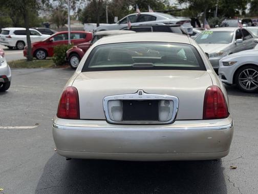 Beige 2000 Lincoln Town Car Cartier 4dr Sedan