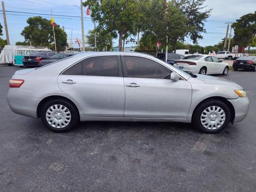 Silver 2009 Toyota Camry LE