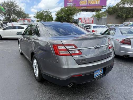 2013 Ford Taurus SE 4dr Sedan
