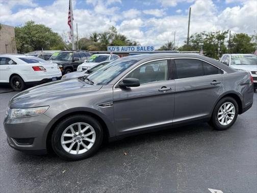 2013 Ford Taurus SE 4dr Sedan