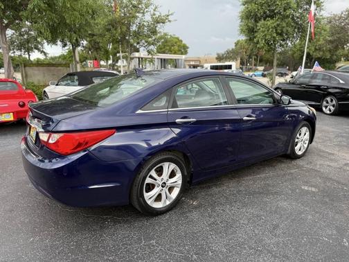 2011 Hyundai SONATA SE