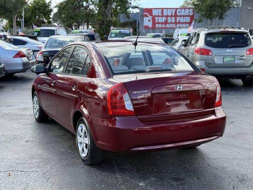 2009 Hyundai Accent SE