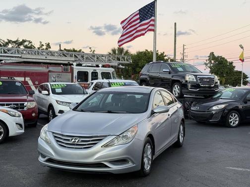 2011 Hyundai SONATA GLS