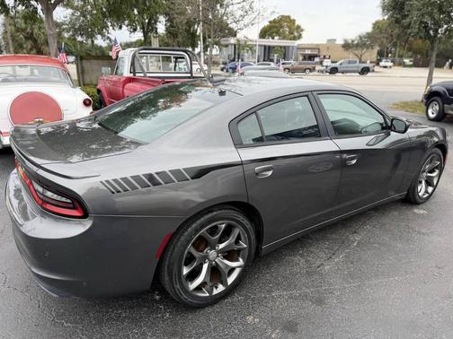 2016 Dodge Charger SXT