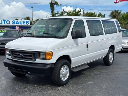 2007 Ford E350 Super Duty XL Wagon