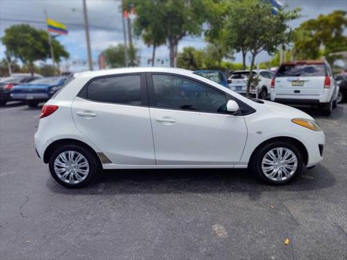 2011 Mazda Mazda2 Touring 4dr Hatchback 4A