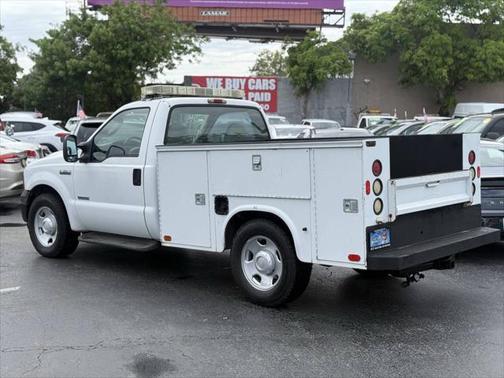 2005 Ford F-350 XL Crew Cab