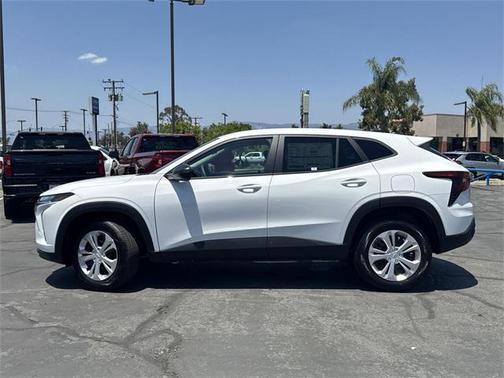 2025 Chevrolet Trax LS