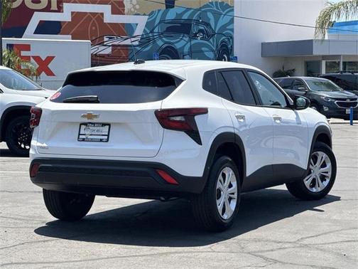 2025 Chevrolet Trax LS