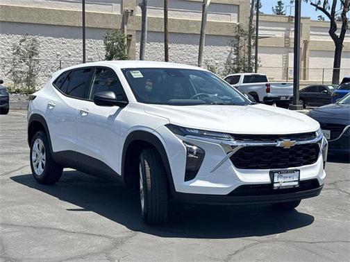 2025 Chevrolet Trax LS
