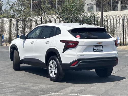 2025 Chevrolet Trax LS