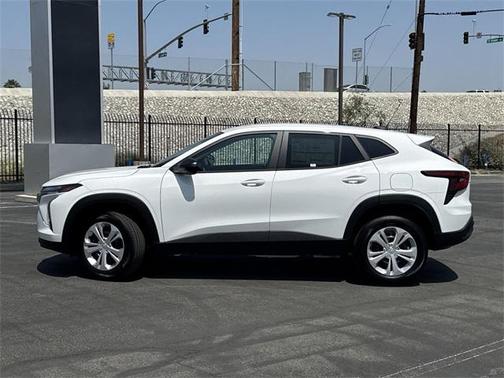 2025 Chevrolet Trax LS