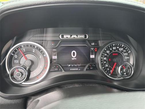 2019 RAM 2500 Laramie Crew Cab 4x4 6'4' Box