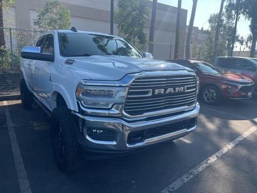 2019 RAM 2500 Laramie Crew Cab 4x4 6'4' Box