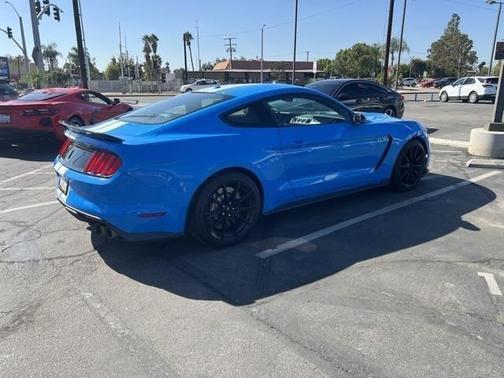 2017 Ford Shelby GT350 Base