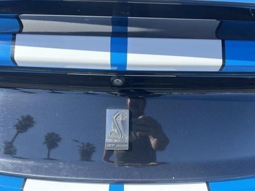 2017 Ford Shelby GT350 Base