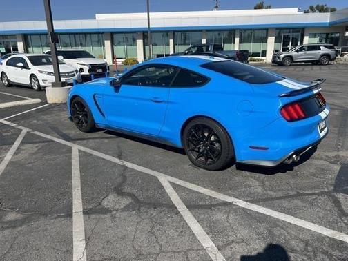2017 Ford Shelby GT350 Base