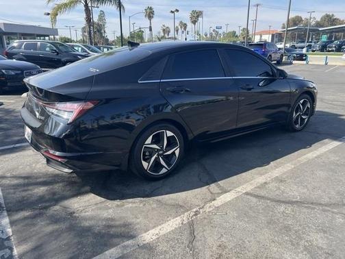 2022 Hyundai ELANTRA HEV Limited