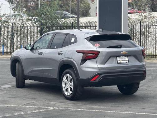 2025 Chevrolet Trax LS