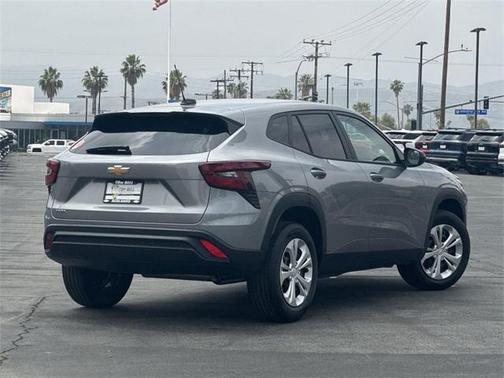 2025 Chevrolet Trax LS