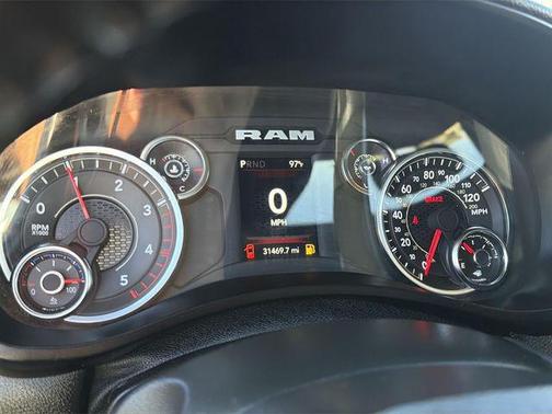 2024 RAM 3500 Big Horn Crew Cab 4x4 8' Box