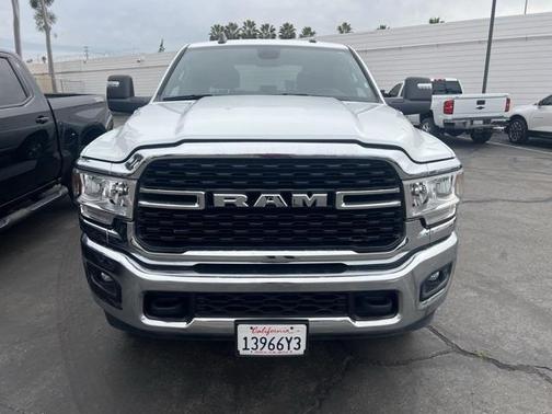 2024 RAM 3500 Big Horn Crew Cab 4x4 8' Box