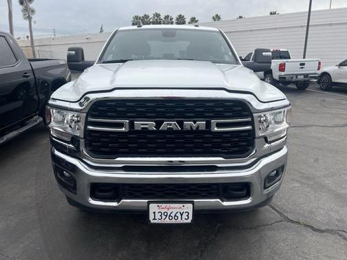 2024 RAM 3500 Big Horn Crew Cab 4x4 8' Box