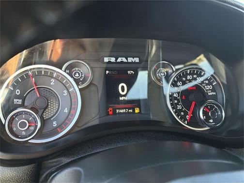 2024 RAM 3500 Big Horn Crew Cab 4x4 8' Box