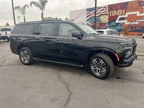 2025 Chevrolet Suburban 4WD Z71