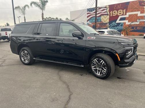 2025 Chevrolet Suburban 4WD Z71