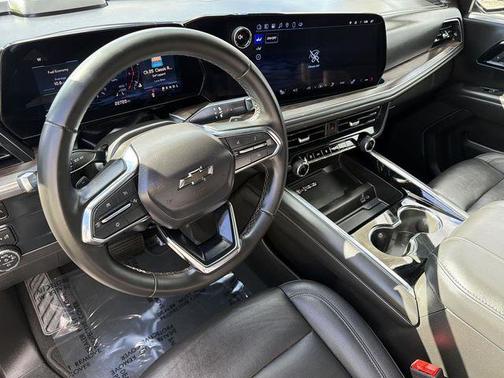 2025 Chevrolet Suburban 4WD Z71