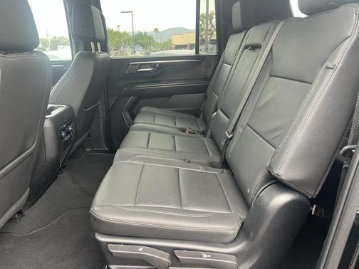 2025 Chevrolet Suburban 4WD Z71