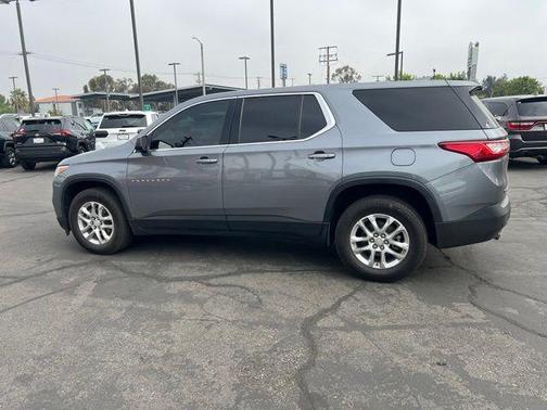 Satin Steel Metallic 2021 Chevrolet Traverse LS