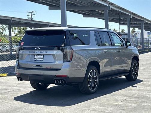 2025 Chevrolet Suburban RST