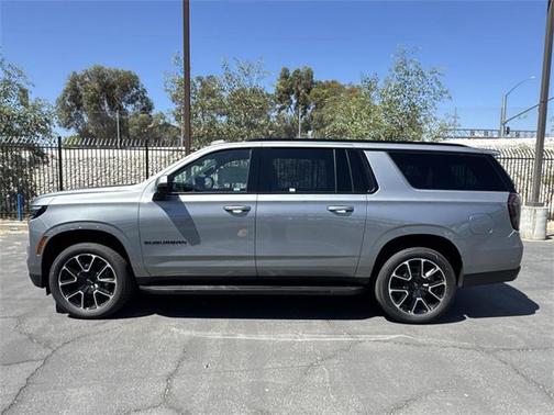 2025 Chevrolet Suburban RST