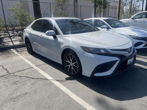 2022 Toyota Camry SE