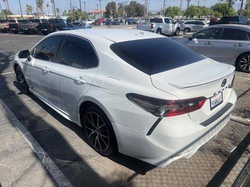 2022 Toyota Camry SE