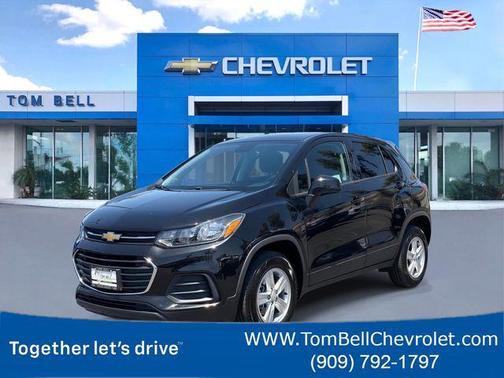 Mosaic Black Metallic 2022 Chevrolet Trax LS