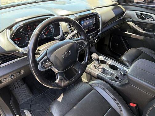 Mosaic Black Metallic 2021 Chevrolet Traverse RS